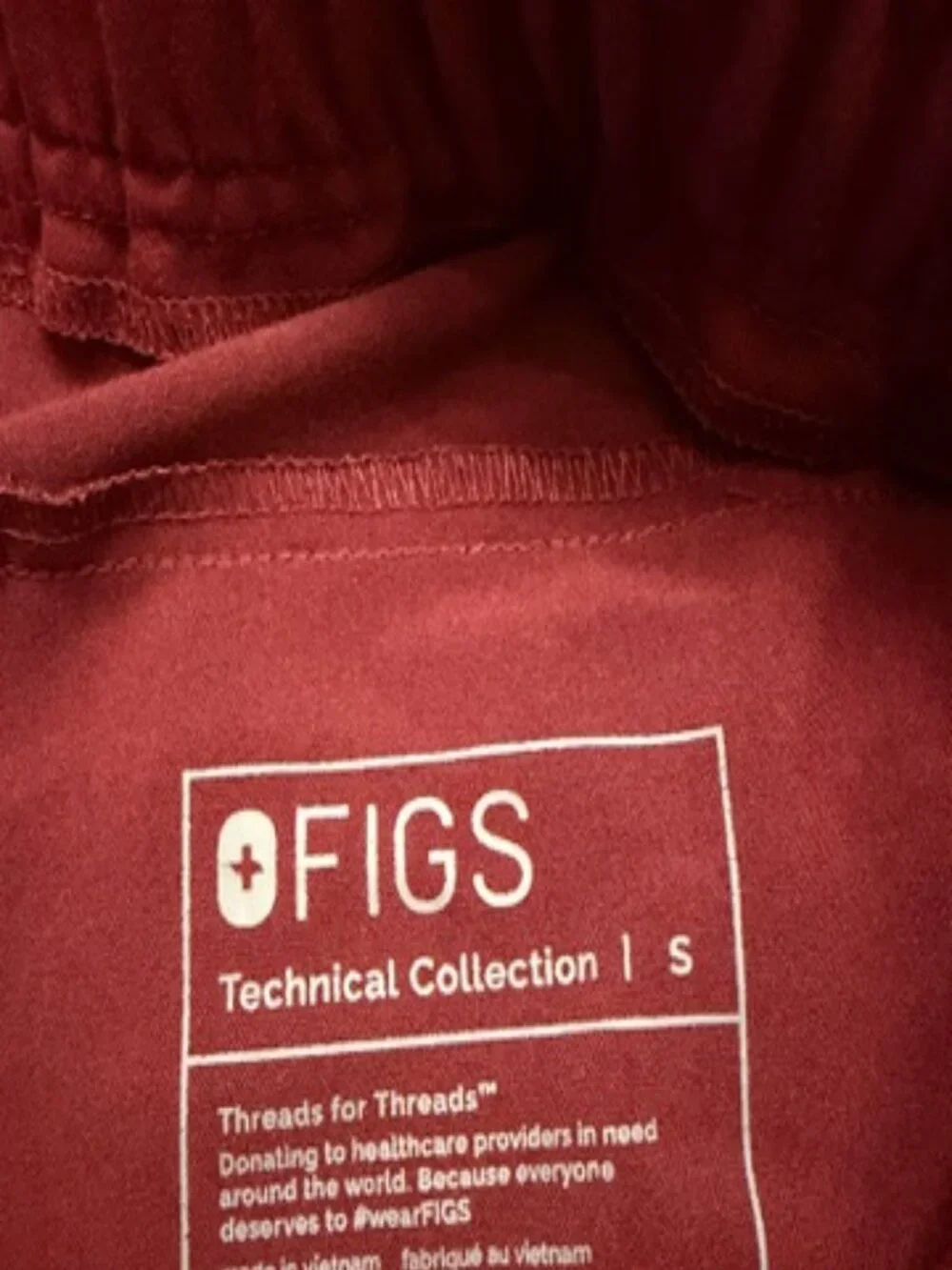Figs Tansen Jogger Scrub Pant in Burgundy size Small